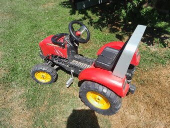 Detský traktor na slapanie - 7