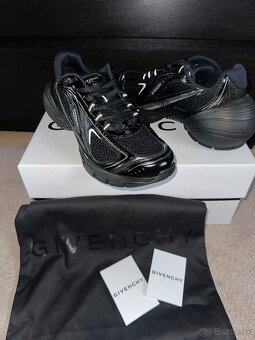 Givenchy - original - 7