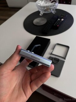 Samsung Galaxy Z Flip 6 12/256GB - 7
