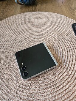 Samsung Z flip 5 8g/256g - 7
