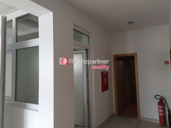 Obchodno-administratívny objekt s veľkým skladovým priestoro - 7