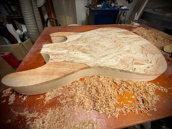 custom handmade gitara od Werne vyrobcu - 7
