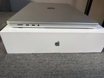 Apple MacBook Pro 16 Silver M1 Pro, 512GB, 97% Baterie - 7