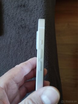 Apple iPhone 13 - 7
