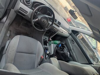 Predám mazdu 3 1.6 77kw benzín 2004 - 7