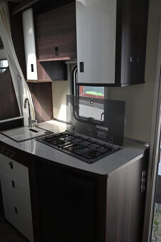 rodinný karavan TOP 2015 Bürstner Averso Plus 510 tk - 7