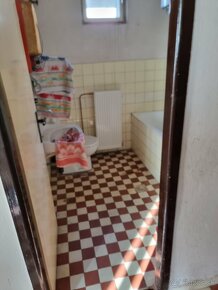 Dve stavebne parcely s rozhlohou 2025 m² s rodinnym domom - 7