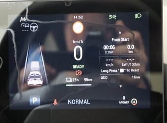 MG 4 LUXURY 64kwh - NOVÉ - MAX VÝBAVA - 7