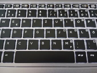 Hp elitebook 1030 G1 , Intel core m5 , 8gb ram , ssd , Win11 - 7