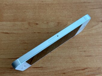 Apple iPhone SE 64GB - 7