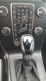 Predám Volvo V40 D3 automat R - Desing - 7