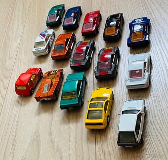 Staršie Matchbox autíčka - 7