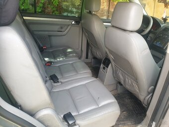 Volkswagen Touran 2.0 TDi - 7