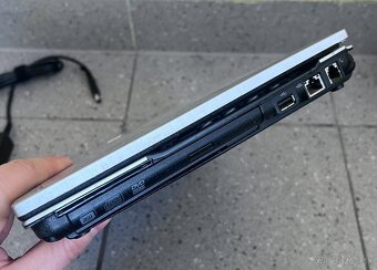 HP Elitebook / Intel P8600 / 4GB RAM / 500GB HDD / 14" - 7