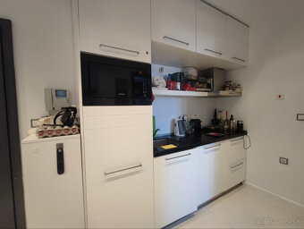 EXKLUZÍVNE Luxusný 2-izbový apartmán s výhľadom na more v - 7