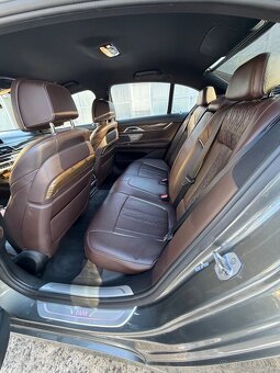 BMW Rad 7 750i xDrive A/T - 7