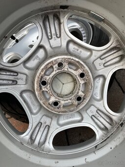 Predám disky Dezent r17 na Mercedes - 7