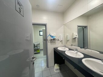 Na prenájom: Moderné obchodné priestory v centre Galanty - 7