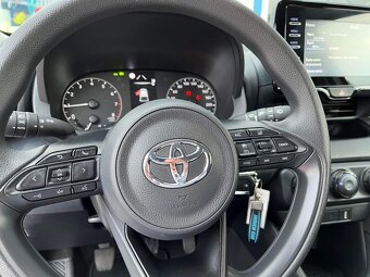 Toyota Yaris  1.0 - 7