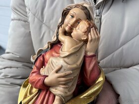 Dřevěná socha Panna Marie s Ježíškem ručně malovaná - 7