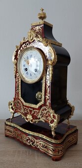 Hodiny Boulle s originálnou podstavou. - 7