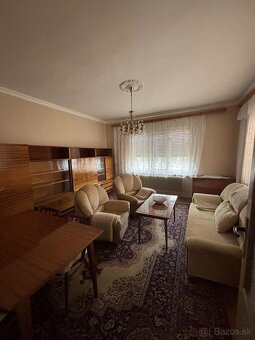 Na predaj zachovalý  4 izbový rodinný dom v obci Ňárad - 7