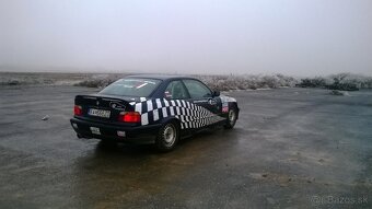 BMW 320 i rok 1993 - 7