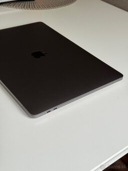 MacBook Pro 15 touchbar (2019) i7-8 jadro, 16GBram, 512GBssd - 7
