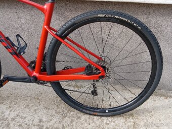 Ponúkam na predaj gravel Giant Revolt 1  28" - 7