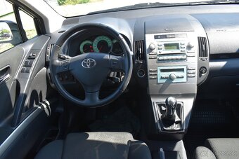 Toyota Corolla Verso 2.2 D-4D 135 Terra 7m - 7