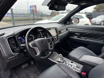Mitsubishi Outlander 2.4 PHEV 4x4 - 7