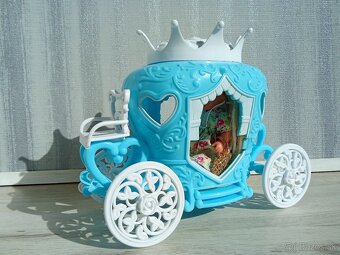 Malá princezná, koč, dva kone a doplnky - 7