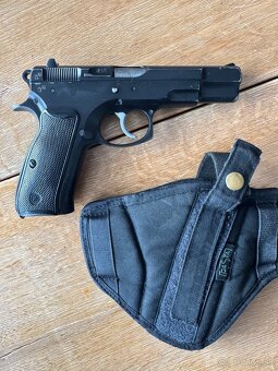 Zbierka pistoli ČZ - 7