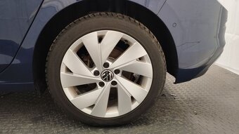 VW Golf 1,5 eTSI DSG Style - rok 2023 - 7