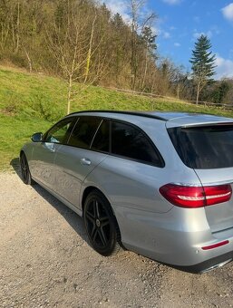 Predám Mercedes Benz E220d 4 Matic,r.v. 2017 - 7