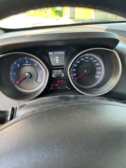 Predám Hyundai i30 CW 1.6 CRDi - 7