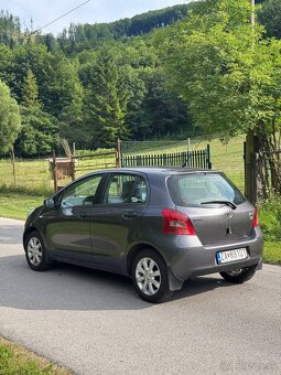 Toyota Yaris 1.3 - 7