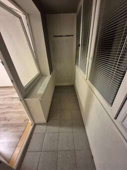 Jednoizbový, kompletne zrekonštruovaný byt s balkónom v RA - 7