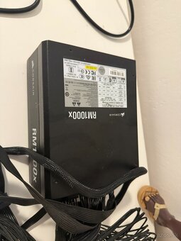 Corsair RM1000x - 7