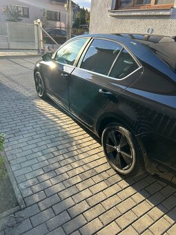 Škoda Octavia III 2.0 TDI Elegance (2013) - 7