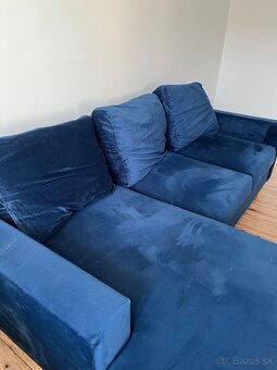 Zamatový modrý gauč - 7