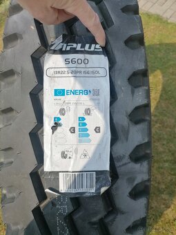 Nakladne pneumatiky 13R 22,5 - 7