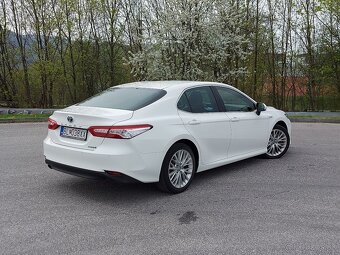 Toyota Camry 2.5 Benzin-Hybrid, Executive, 131 kW - 7