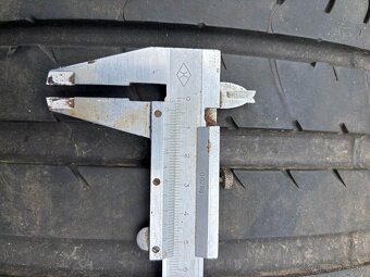 245/35 R18 - 7