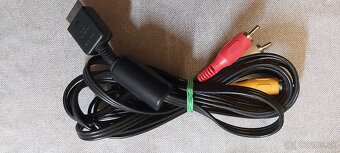 Playstation 2 + 2 ovládače + 3 hry - 7