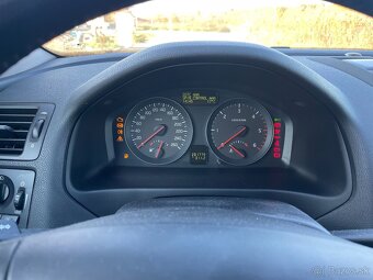Predám Volvo V50 1,6 drive e 81kW r 2011 - 7