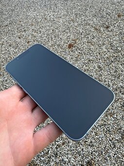 iPhone 14 - baterie 100% - 7