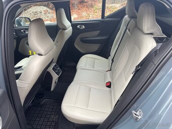 Volvo XC40 B4 2,0 benzín 4X4 - 7