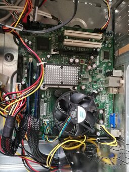 PC Intel Pentium DualCore. 2 X 250 GB. 4 GB. Windows 7. - 7