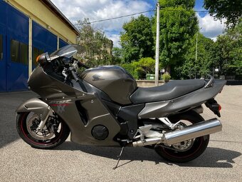 Honda cbr 1100 xx - 7
